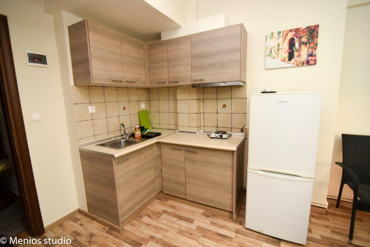 Menios Apartments And Studios Nea Kallikrateia Esterno foto