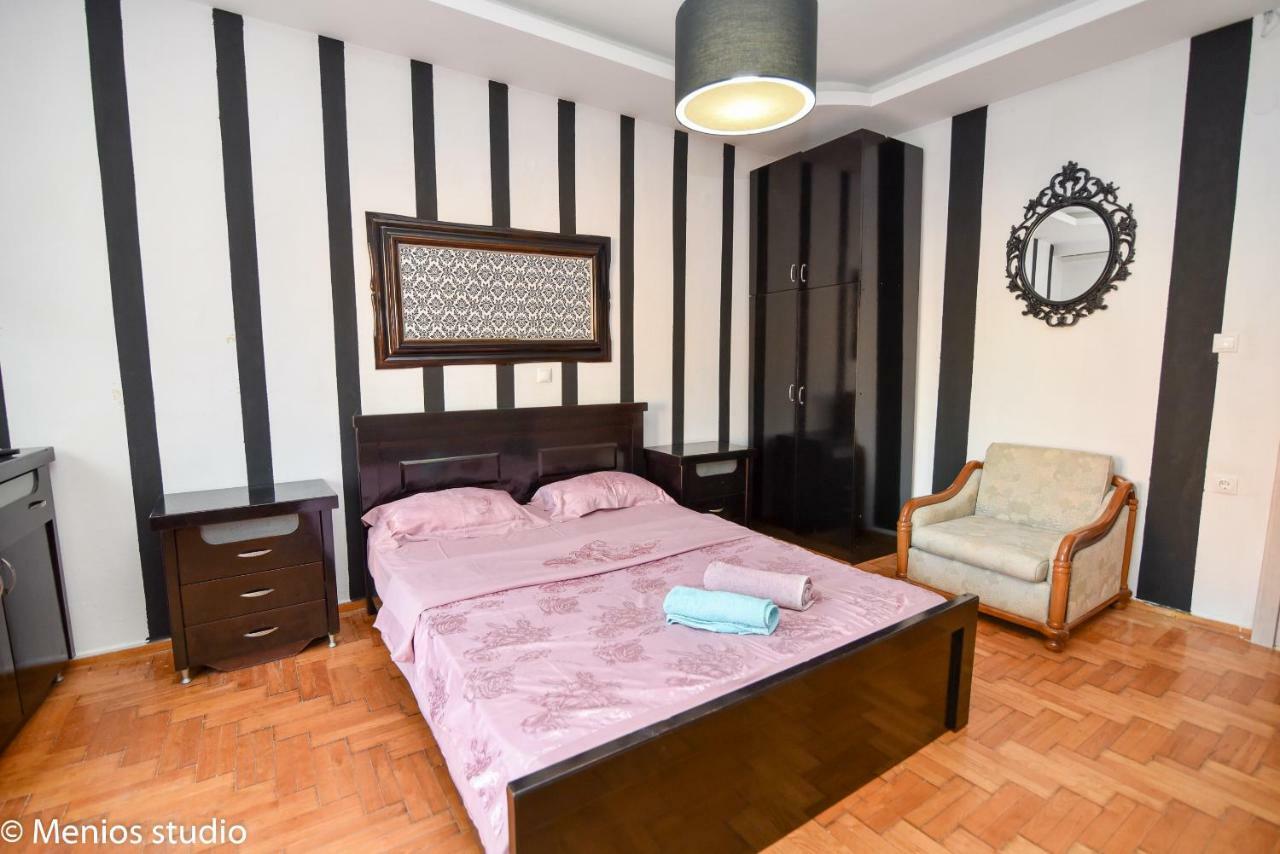 Menios Apartments And Studios Nea Kallikrateia Esterno foto