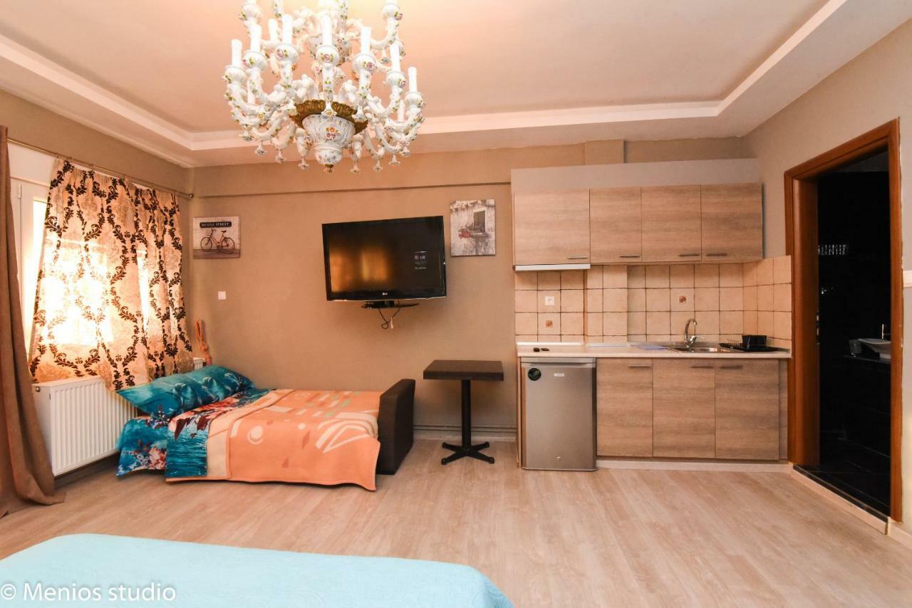 Menios Apartments And Studios Nea Kallikrateia Esterno foto