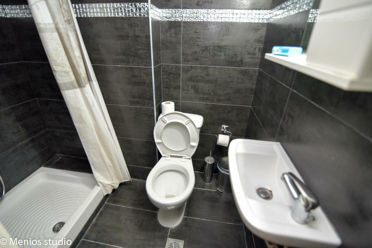 Menios Apartments And Studios Nea Kallikrateia Esterno foto